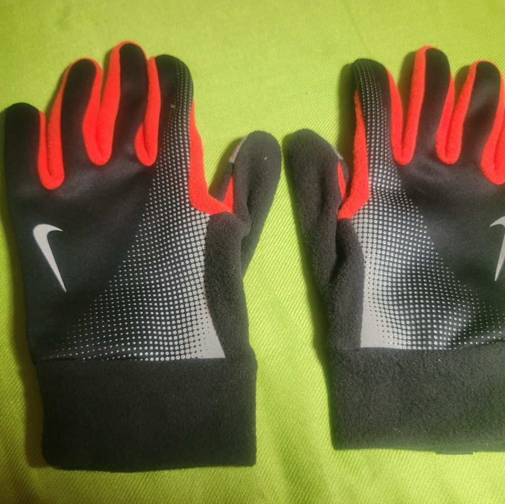 Nike Fleece Blended Key Pocket 🔑 Gloves
